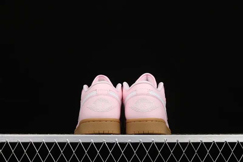 All categories Air Jordan Jordan series basketball shoes Air Jordan 1 Low G version pure original Air Jordan 1 Low AJ1 Joe 1 raw rubber powder low-top basketball shoes DC0774-601
